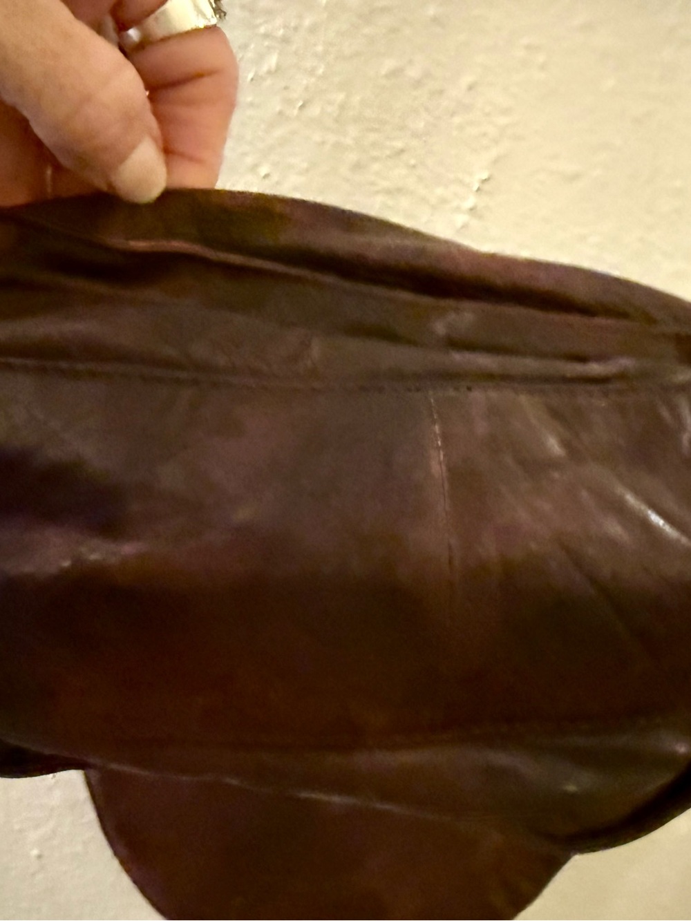 Vintage Leather Crossbody Bag in Deep Burgundy - Picture 4 of 7
